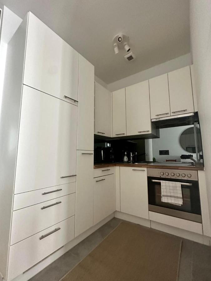 Designer Apartment Near Main Station Вена Экстерьер фото