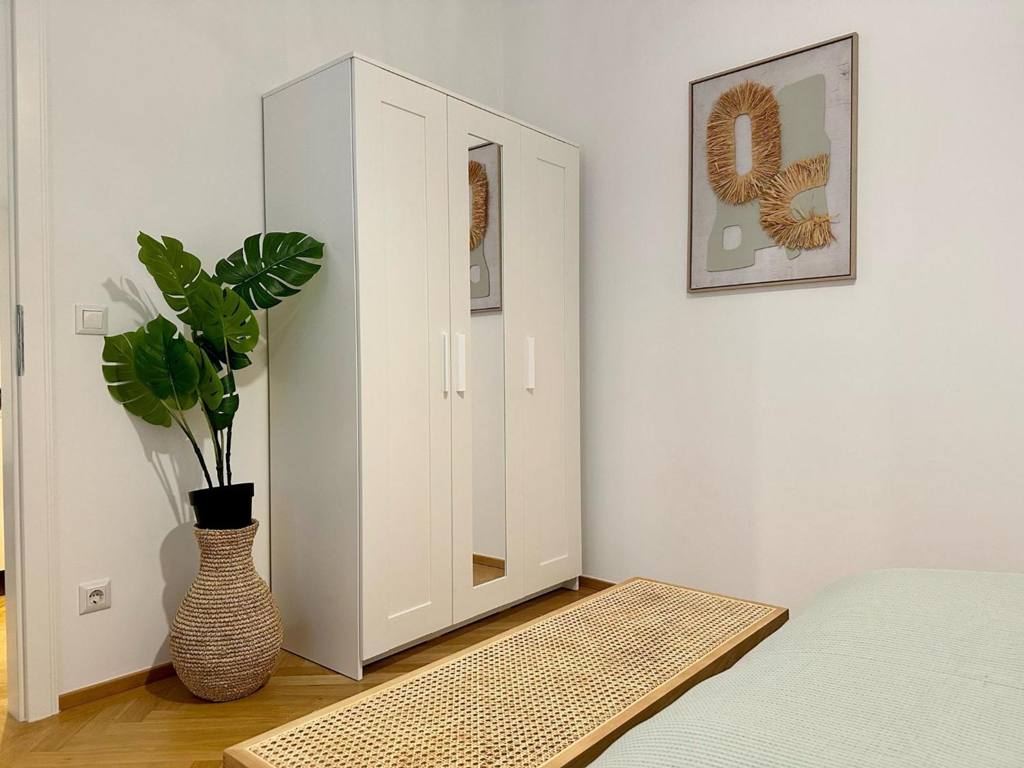 Designer Apartment Near Main Station Вена Экстерьер фото